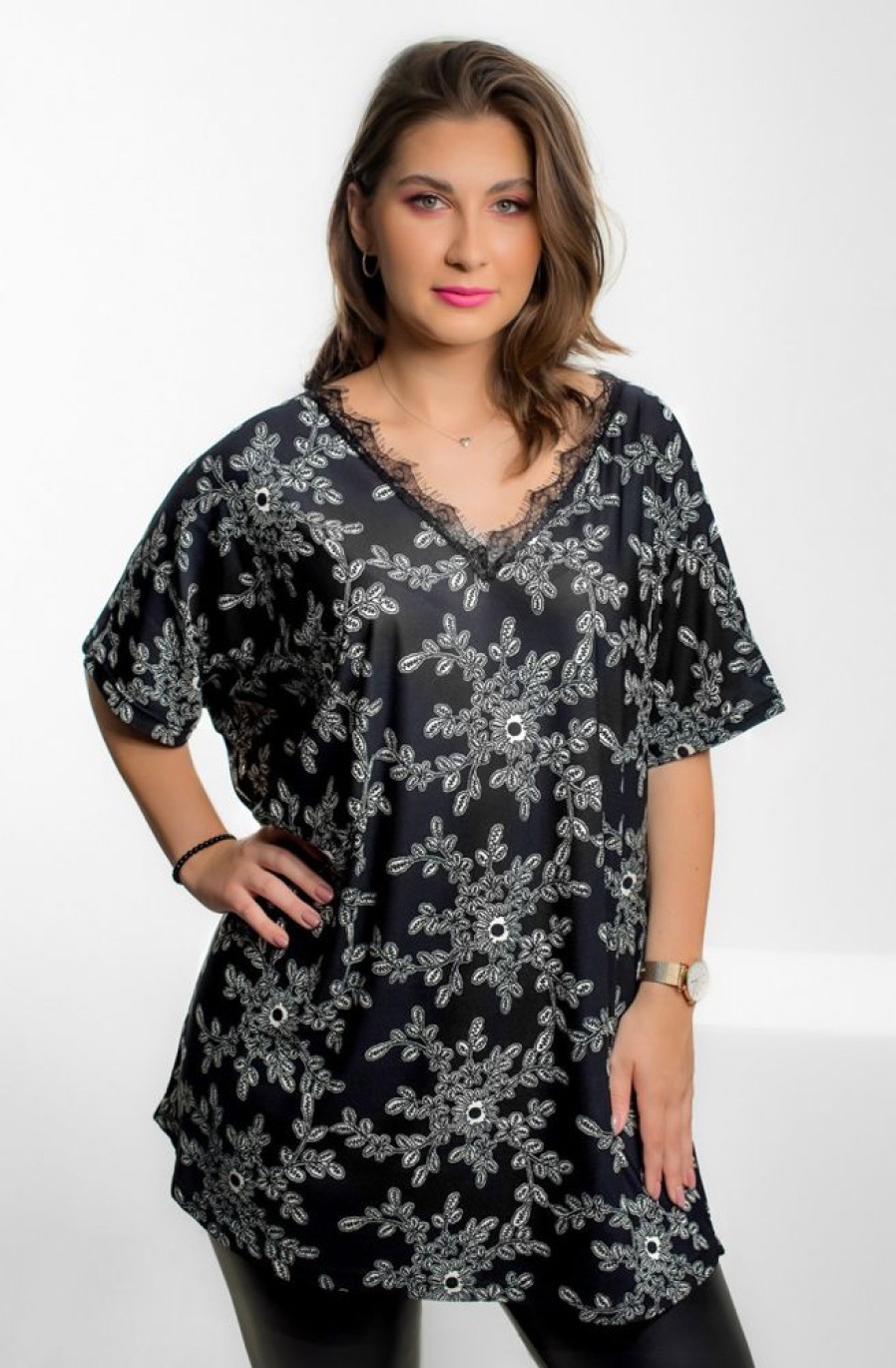 Odziez maloma Tuniki Z Koronka | Tunika Plus Size Oversize Wzor Kwiaty Dekolt Koronka Evita Czarny/Bialy