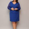 Odziez maloma Sukienki Koktajlowe | Elegancka Sukienka Plus Size Caroline W Kolorze Kobaltowym Koronkowe Rekawy Dekolt V Niebieski/Kobalt