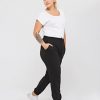 Odziez maloma Spodnie Dresowe | Spodnie Dresowe Damskie W Kolorze M Plus Size Basic Yokko Czarny